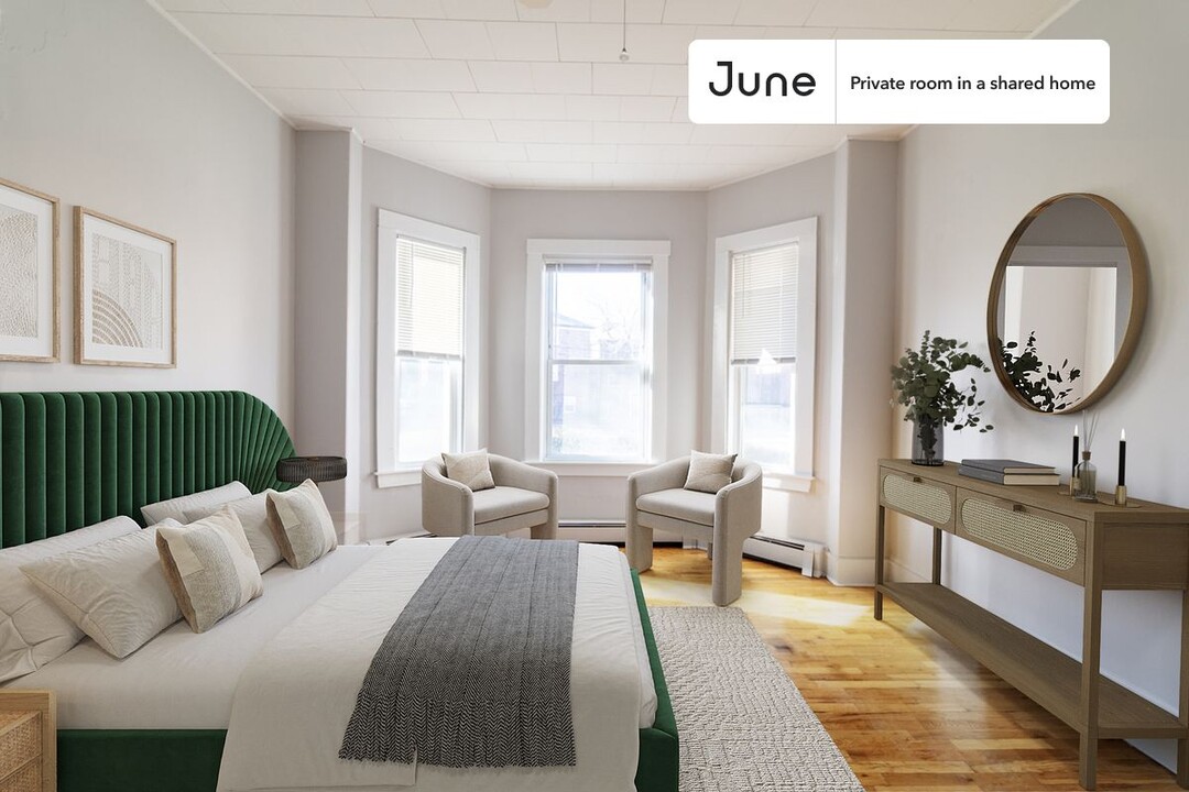 Private bedroom in 3 bed/1 bath Home in Boston, MA - Building Photo