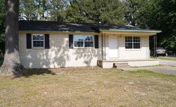 128 Meadowbrook Dr in Martin, TN - Foto de edificio - Building Photo