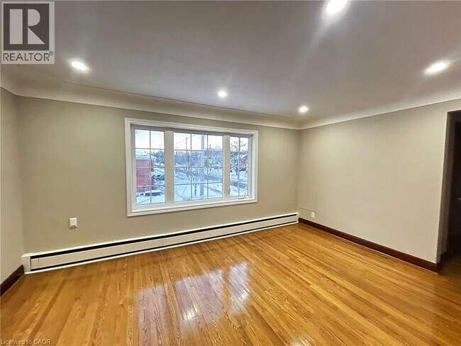 169 Chapel St in Kitchener, ON - Building Photo - Building Photo