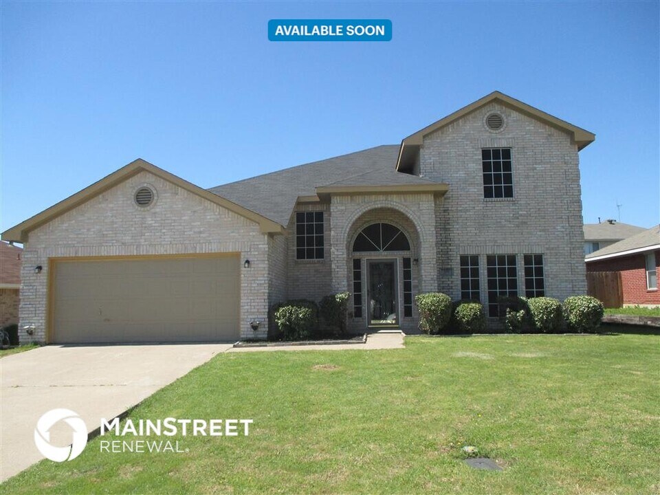 811 Parkside Dr in Cedar Hill, TX - Building Photo