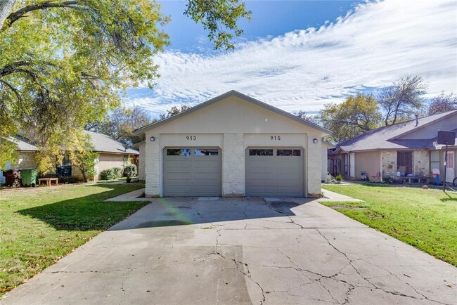 property at 913 Chisholm Cove