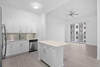 1776 Polk St in Hollywood, FL - Foto de edificio - Building Photo