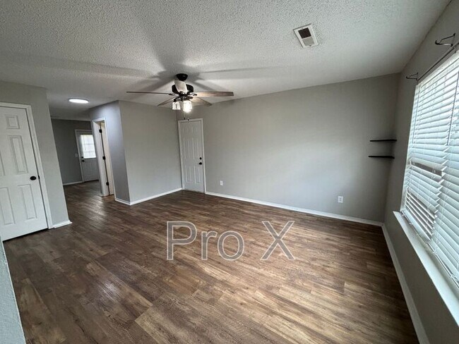 3301 SW Victoria Pl in Bentonville, AR - Building Photo - Building Photo