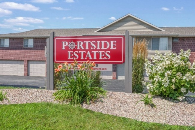 Portside Estates in Manitowoc, WI - Building Photo