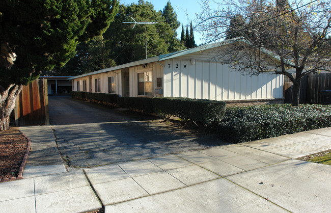 729 Mountain View in Mountain View, CA - Foto de edificio - Building Photo