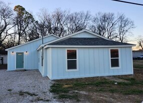105 N Shawnee St in Catoosa, OK - Building Photo
