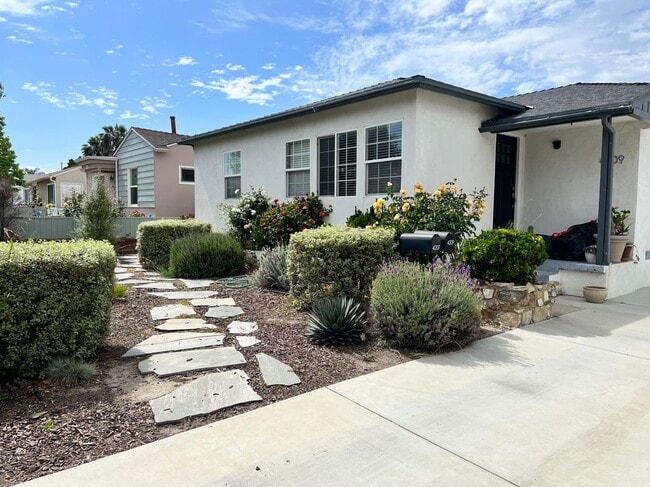 4209 W 169th St in Lawndale, CA - Foto de edificio - Building Photo