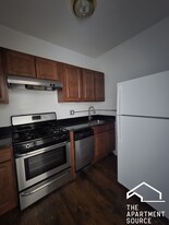 1333 W Birchwood Ave, Unit 409 in Chicago, IL - Building Photo