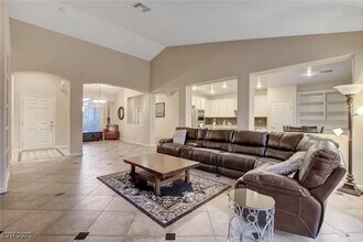 1360 Temporale Dr in Henderson, NV - Building Photo - Building Photo