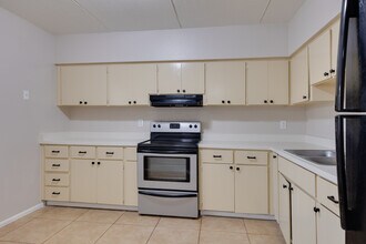 Windsong in Phoenix, AZ - Building Photo - Interior Photo