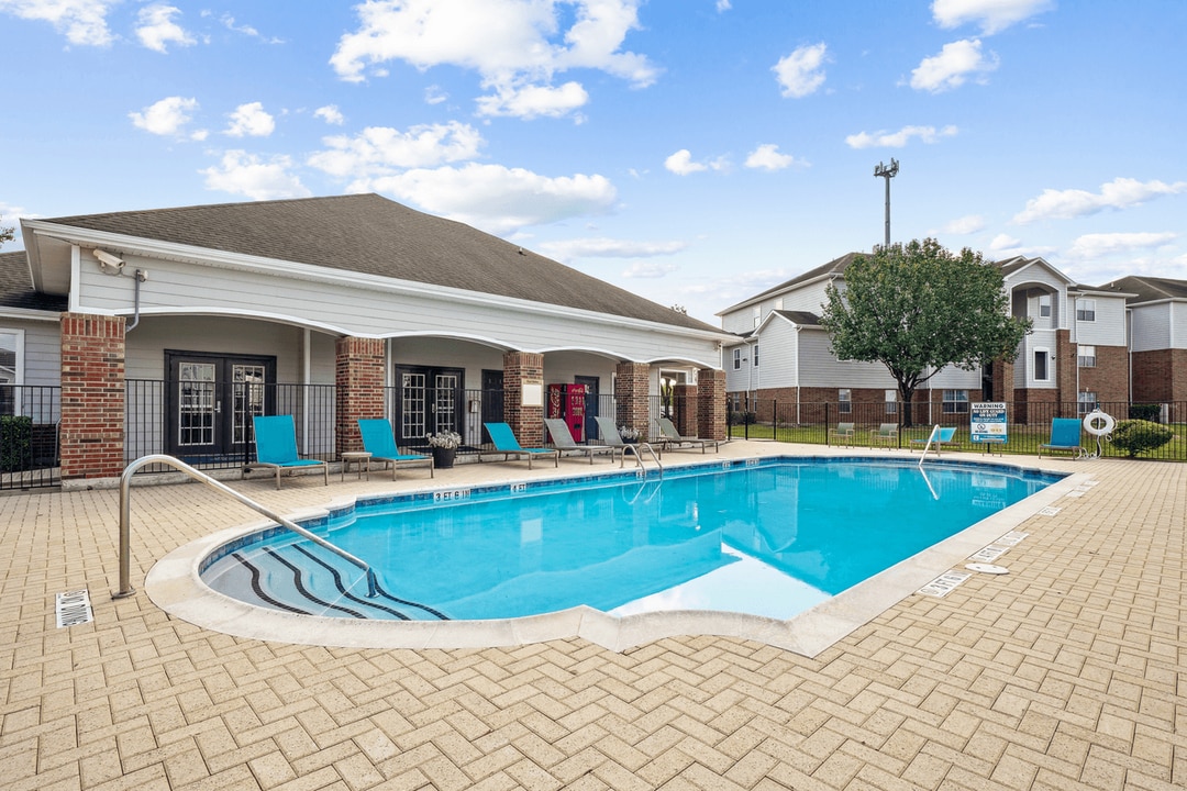 Shadow Ridge Apartments in Houston, TX - Building Photo