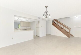 935 Sunridge Way in Sarasota, FL - Foto de edificio - Building Photo