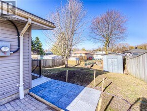 511 Strasburg Rd in Kitchener, ON - Building Photo - Building Photo