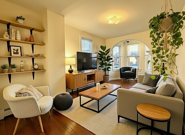 519-5195 S Market St