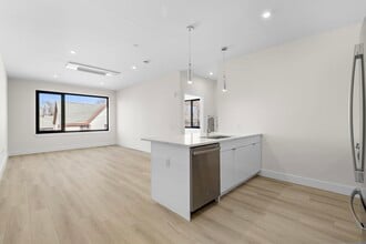 4525 Bergenwood Ave in North Bergen, NJ - Building Photo - Building Photo