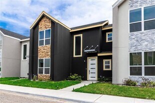 19 N Crown Point in Pharr, TX - Building Photo