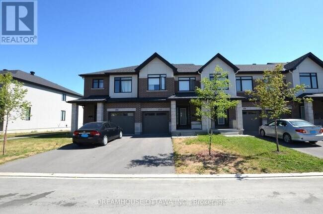 257 Finsbury Ave in Ottawa, ON - Building Photo - Building Photo