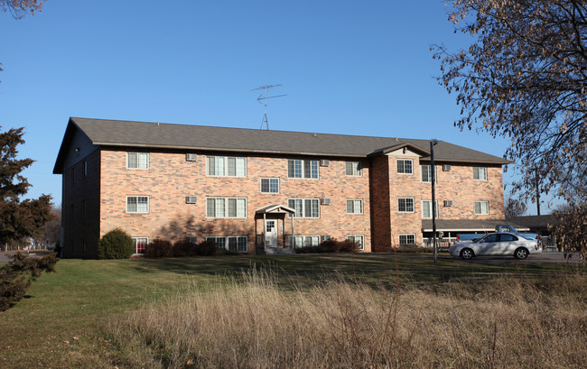 Eastwood Apartments in St. Cloud, MN - Building Photo - Building Photo