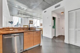 2275 Biscayne Blvd in Miami, FL - Building Photo - Building Photo