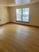 3291 N 36th St, Unit Upper in Milwaukee, WI - Building Photo - Building Photo