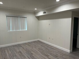 14915 Roscoe Blvd in Los Angeles, CA - Building Photo