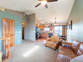 3300 E Brewster St in Sioux Falls, SD - Building Photo - Building Photo