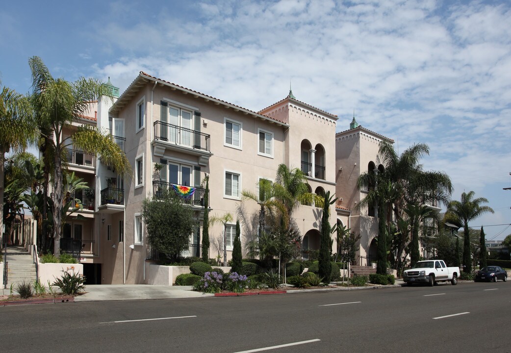 Villa Portofino on Front in San Diego, CA - Building Photo