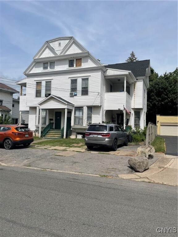property at 109 S 4th St