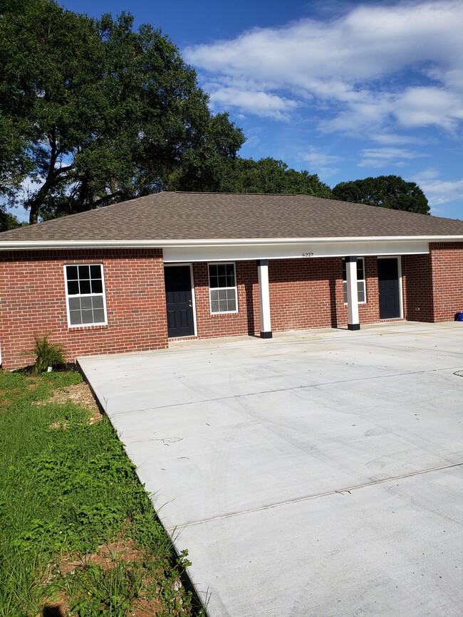 6227 Dallas Ave, Unit #B in Pensacola, FL - Foto de edificio - Building Photo