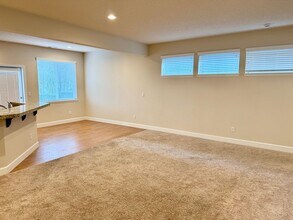 6878 NW 163rd Ave in Portland, OR - Building Photo - Building Photo