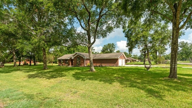 10 Autumn Oaks Dr in Baytown, TX - Building Photo - Building Photo