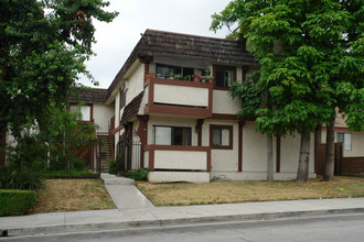 361 E Santa Anita Ave in Burbank, CA - Building Photo - Building Photo