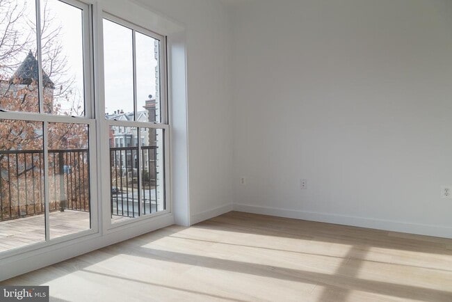 property at 1443 Euclid St NW