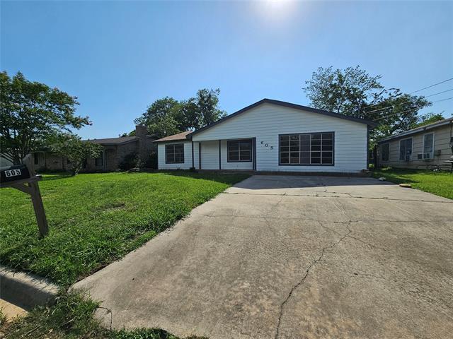 605 White St in Whitesboro, TX - Building Photo - Building Photo