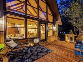 18418 Lakeland Dr in Lago Vista, TX - Foto de edificio - Building Photo