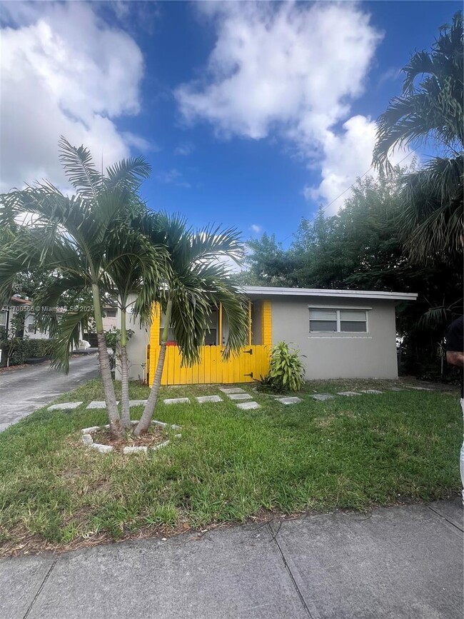 915 N 19th Ave in Hollywood, FL - Building Photo - Building Photo