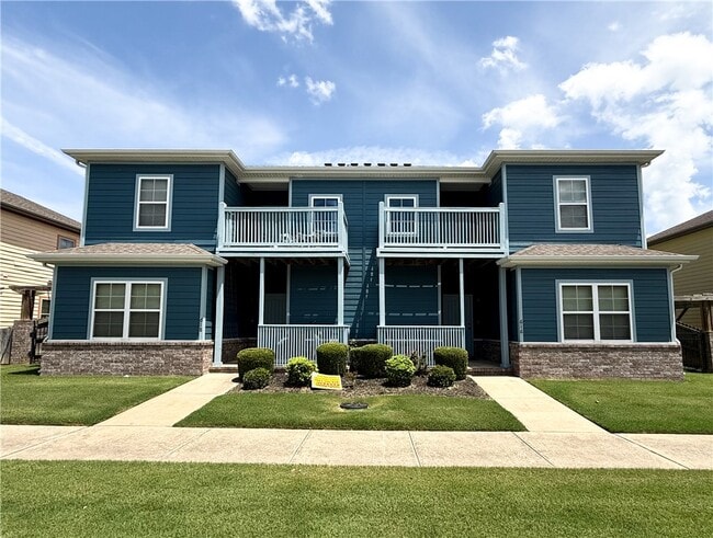 property at 618 N Wordsworth Ln