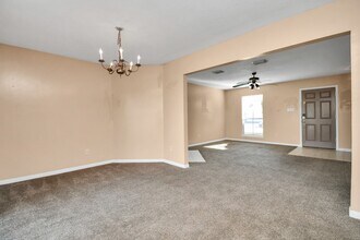 8914 Pecan Pl Dr in Houston, TX - Building Photo - Building Photo