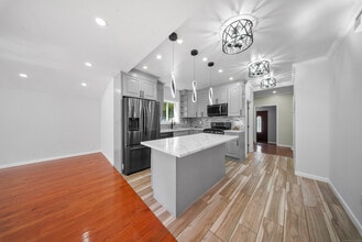 78 Cutlery Ave in Meriden, CT - Foto de edificio - Building Photo