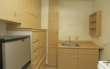 502 University Apartments in Syracuse, NY - Foto de edificio - Interior Photo