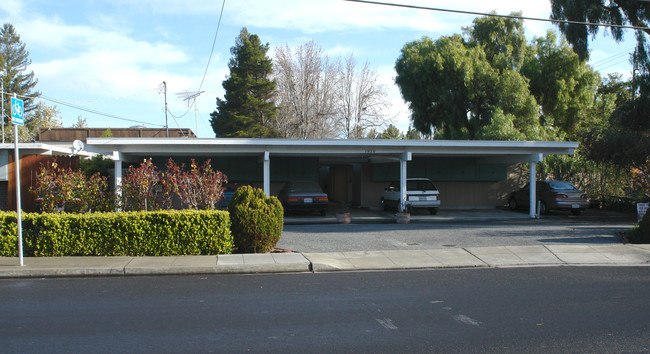 1930 Montecito Ave in Mountain View, CA - Foto de edificio - Building Photo