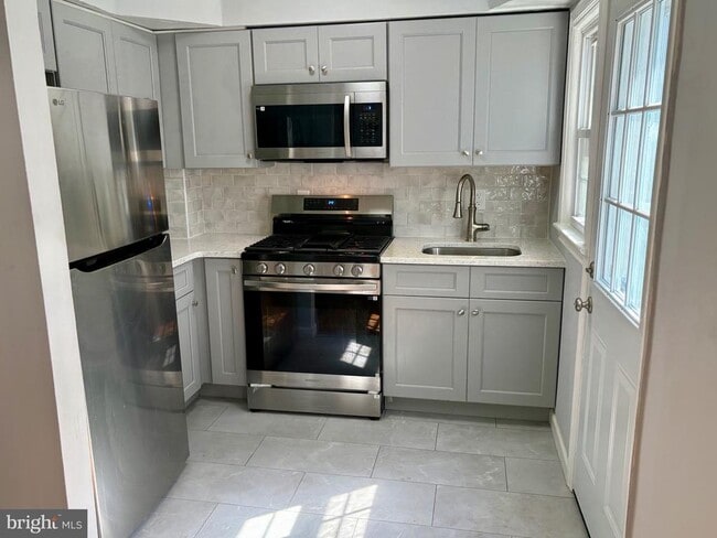 1742 East-West Hwy in Silver Spring, MD - Building Photo - Building Photo