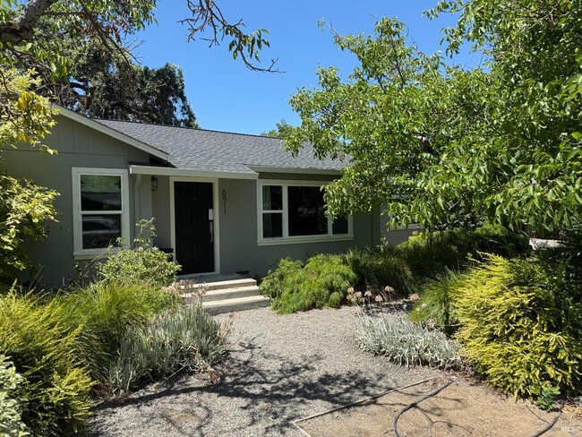 6911 Yount St in Yountville, CA - Building Photo - Building Photo