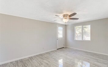 1932 Hassett Ave in Las Vegas, NV - Foto de edificio - Building Photo