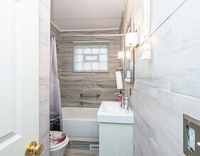 386 Worden St in Ypsilanti, MI - Foto de edificio - Building Photo