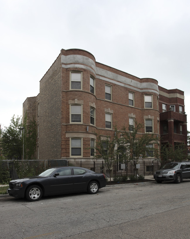 4943 S Forrestville Ave in Chicago, IL - Building Photo - Building Photo