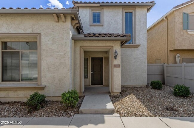 2343 N 83rd Dr in Phoenix, AZ - Foto de edificio - Building Photo