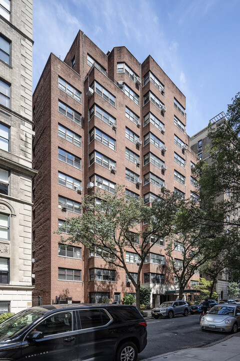 11 E 87th St in New York, NY - Building Photo