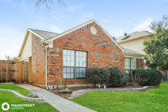 1920 Meadowview Ct in Carrollton, TX - Building Photo - Building Photo