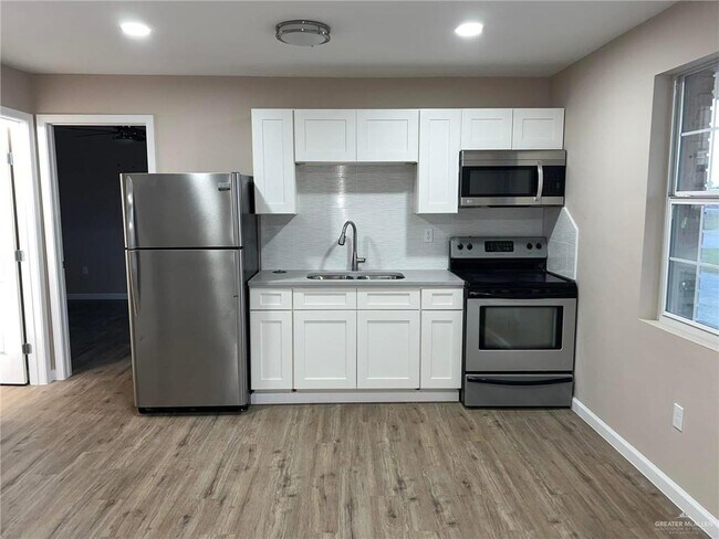 106 N 17th St in Donna, TX - Building Photo - Building Photo
